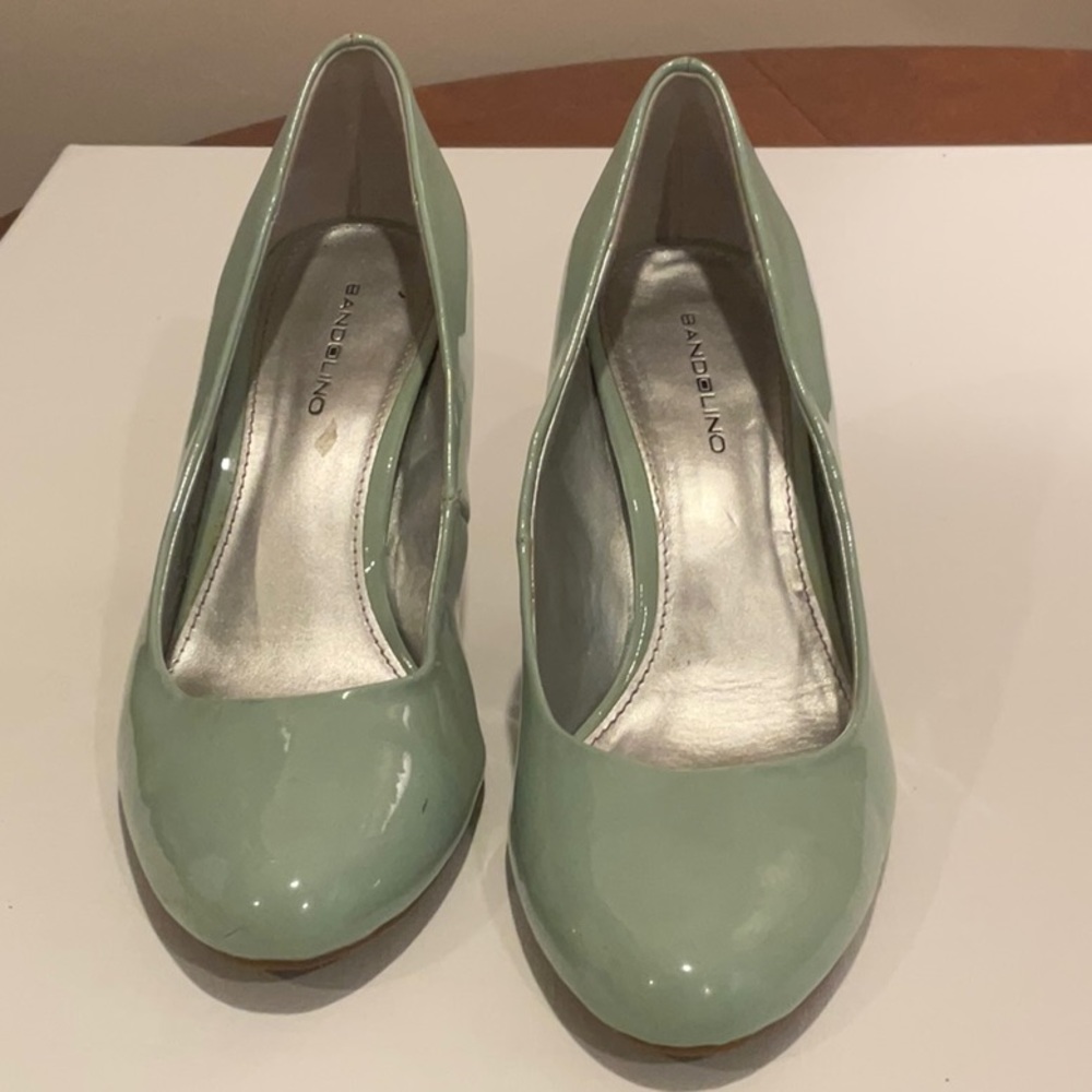Green Bandolino Heel in Patent Leather. 7 1/2